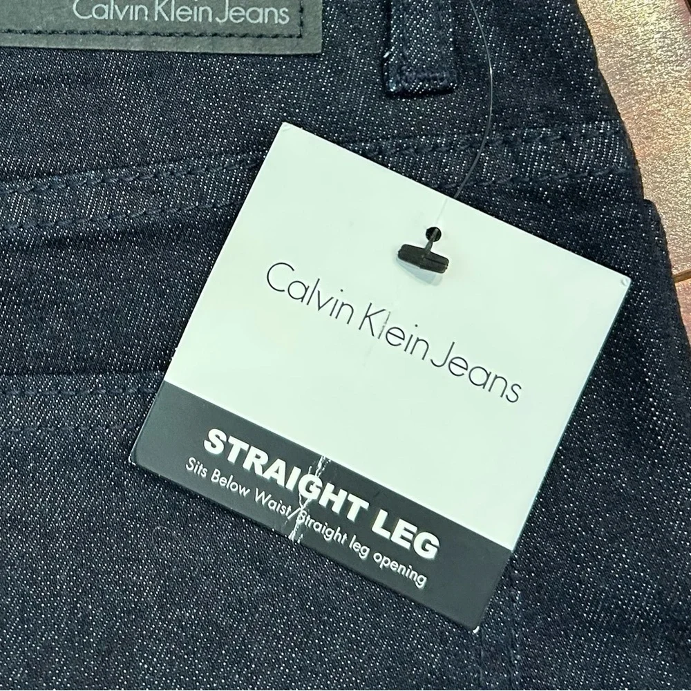 NWT-Calvin Klein Jeans Men's Straight Leg Dark Wash W32/L32 - Picture 4 of 9